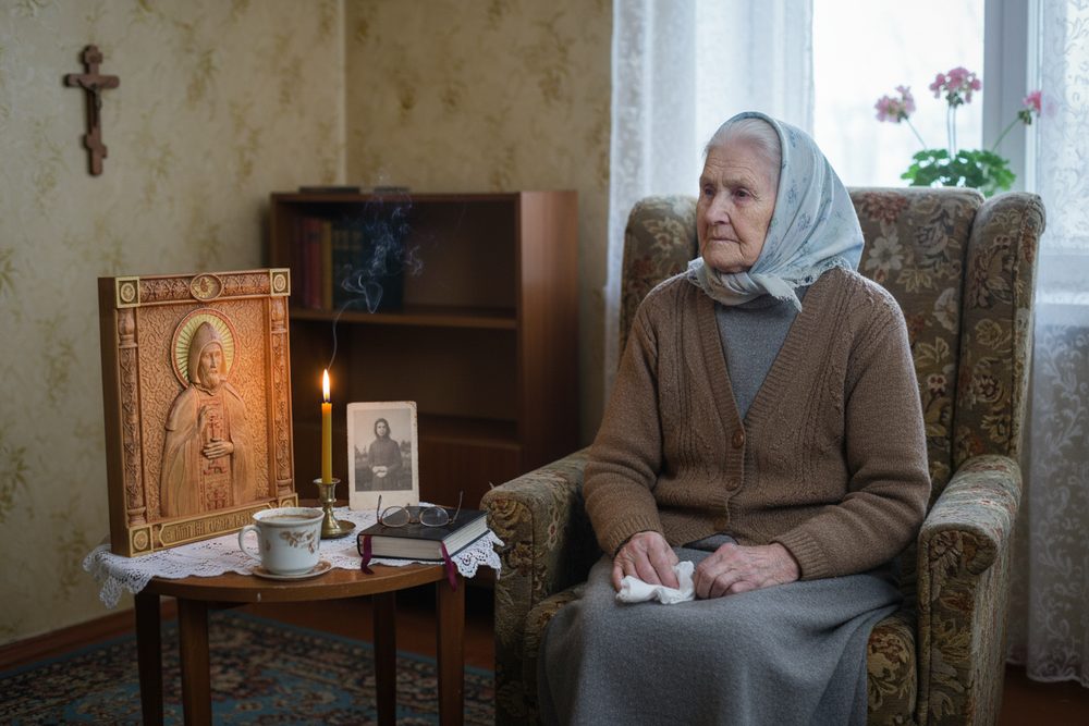 Эта православная икона святого Олега — резная икона из дерева. Узнайте, где можно купить икону.